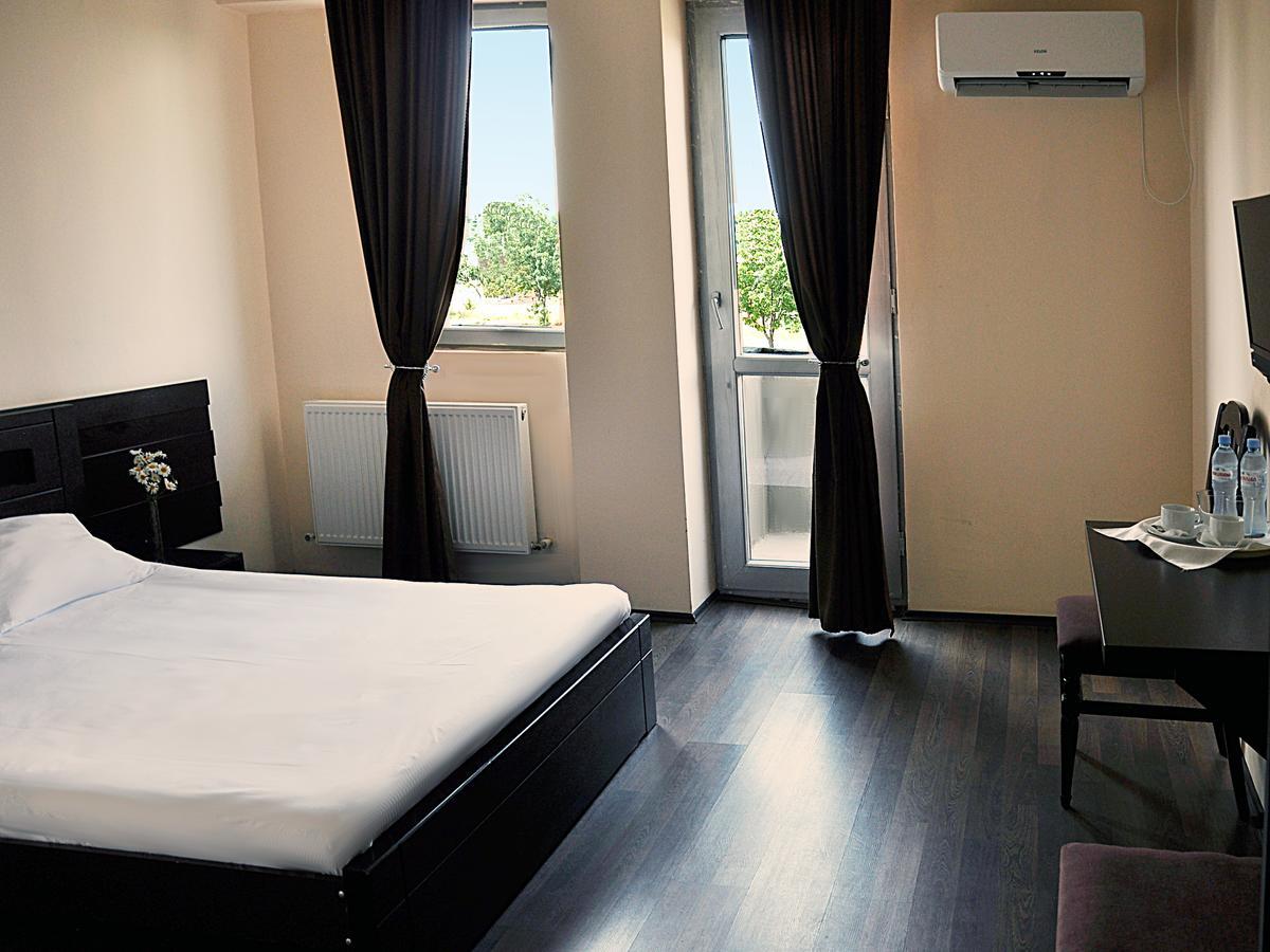 Grand Hotel Tbilisi Ngoại thất bức ảnh