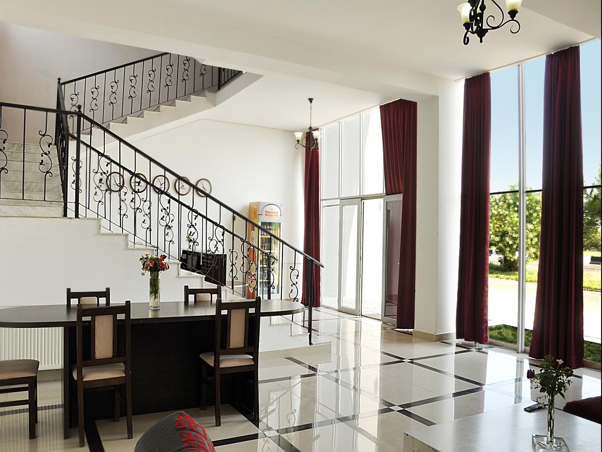 Grand Hotel Tbilisi Ngoại thất bức ảnh