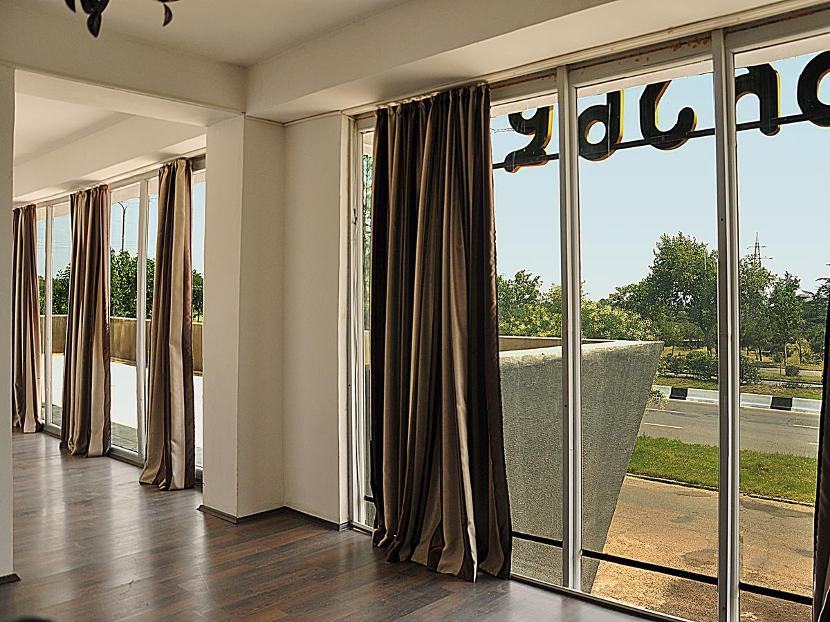 Grand Hotel Tbilisi Ngoại thất bức ảnh